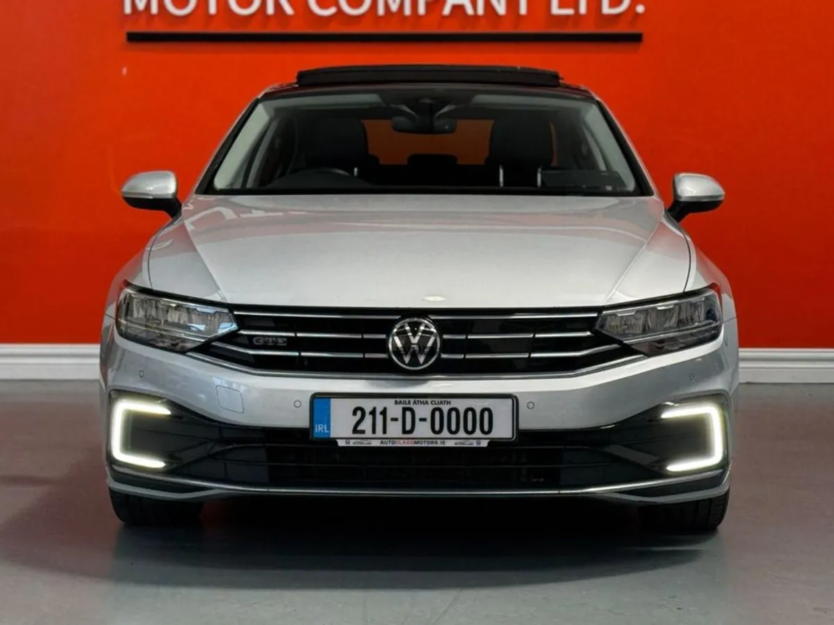 Volkswagen Passat GTE Dsg  Panoramic Sunroof  65 - Image 3