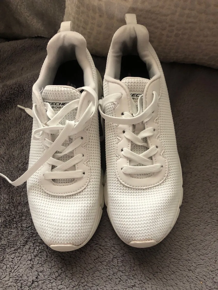 Ladies sketchers trainers size 5 €30 - Image 1