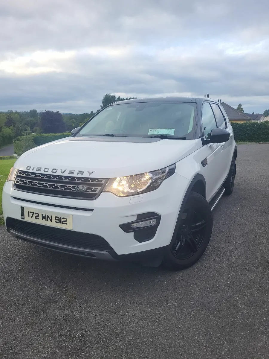 Land Rover Discovery Sport 2017 Black Edition - Image 1