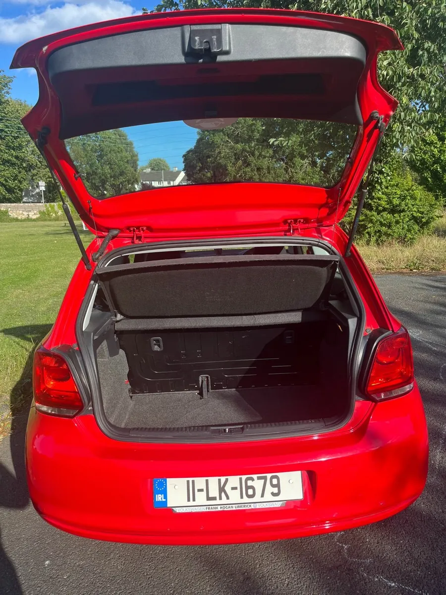 Volkswagen Polo 2011 - Image 2