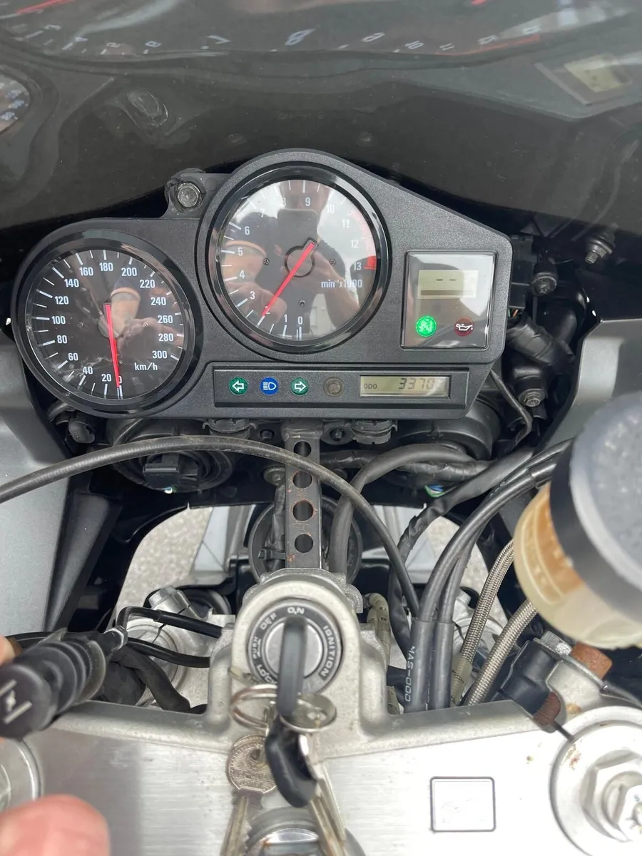 Honda cbr 900rr fireblade 1999 - Image 3