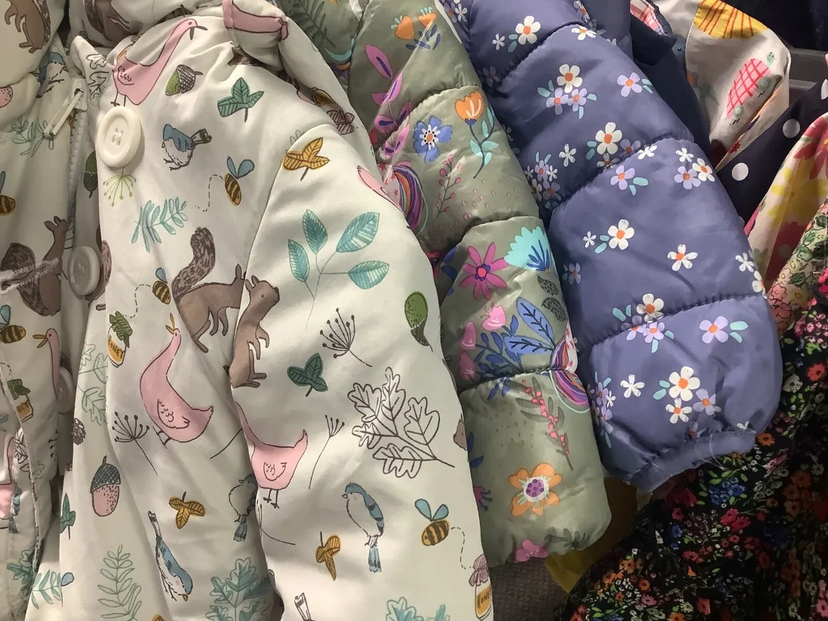 Job lot of good quality ladiesgentandkids clothes - Image 3