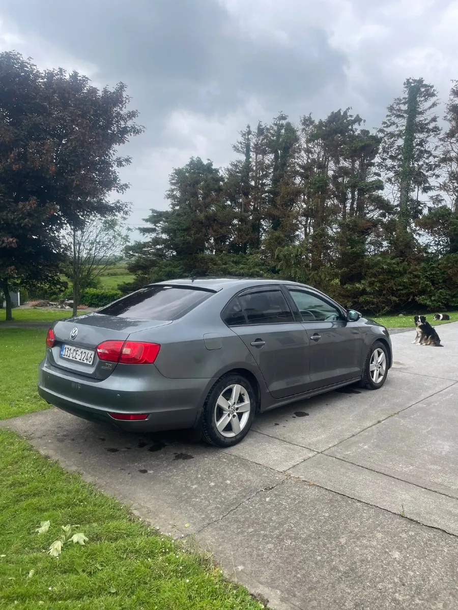 Volkswagen Jetta 2013 - Image 4