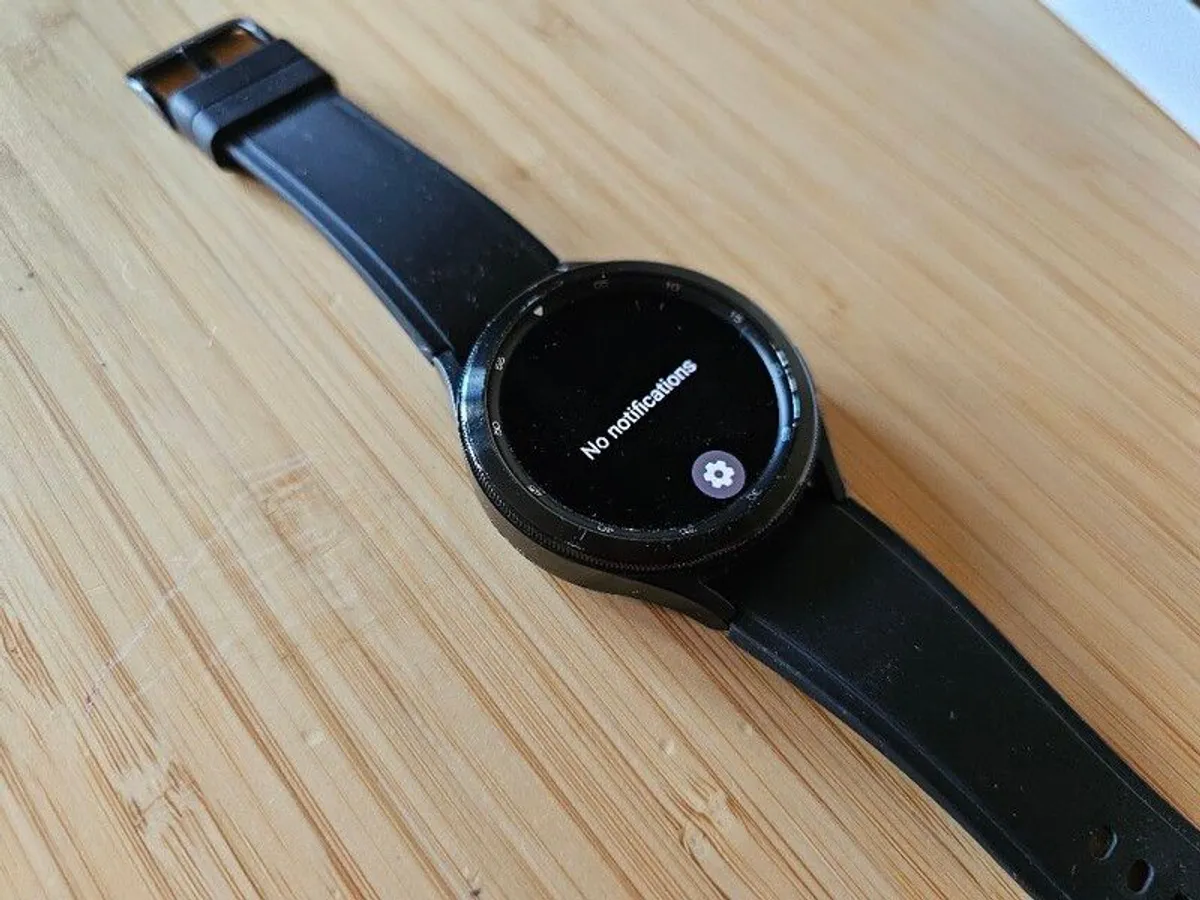 Samsung Galaxy Watch4 Classic - Image 3