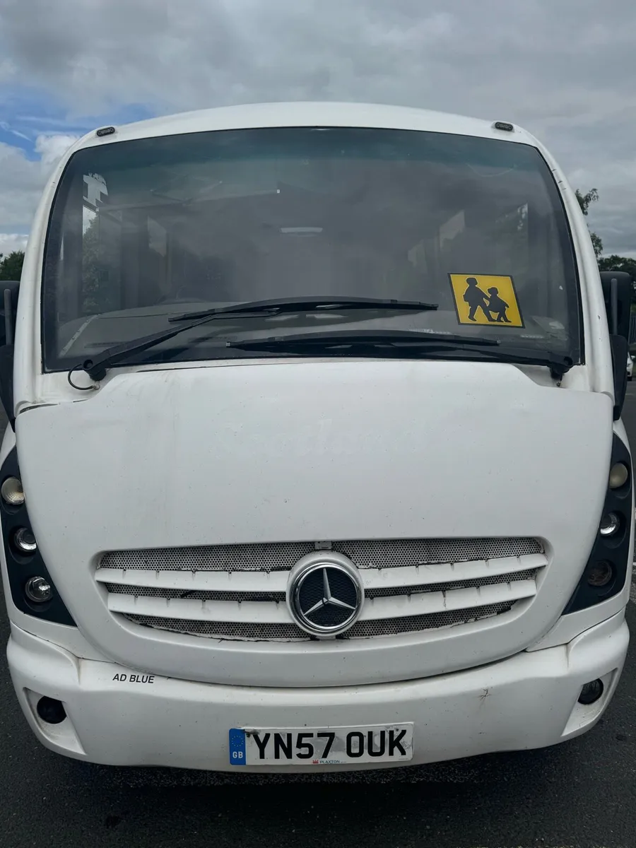 Mercedes 814 auto - Image 2