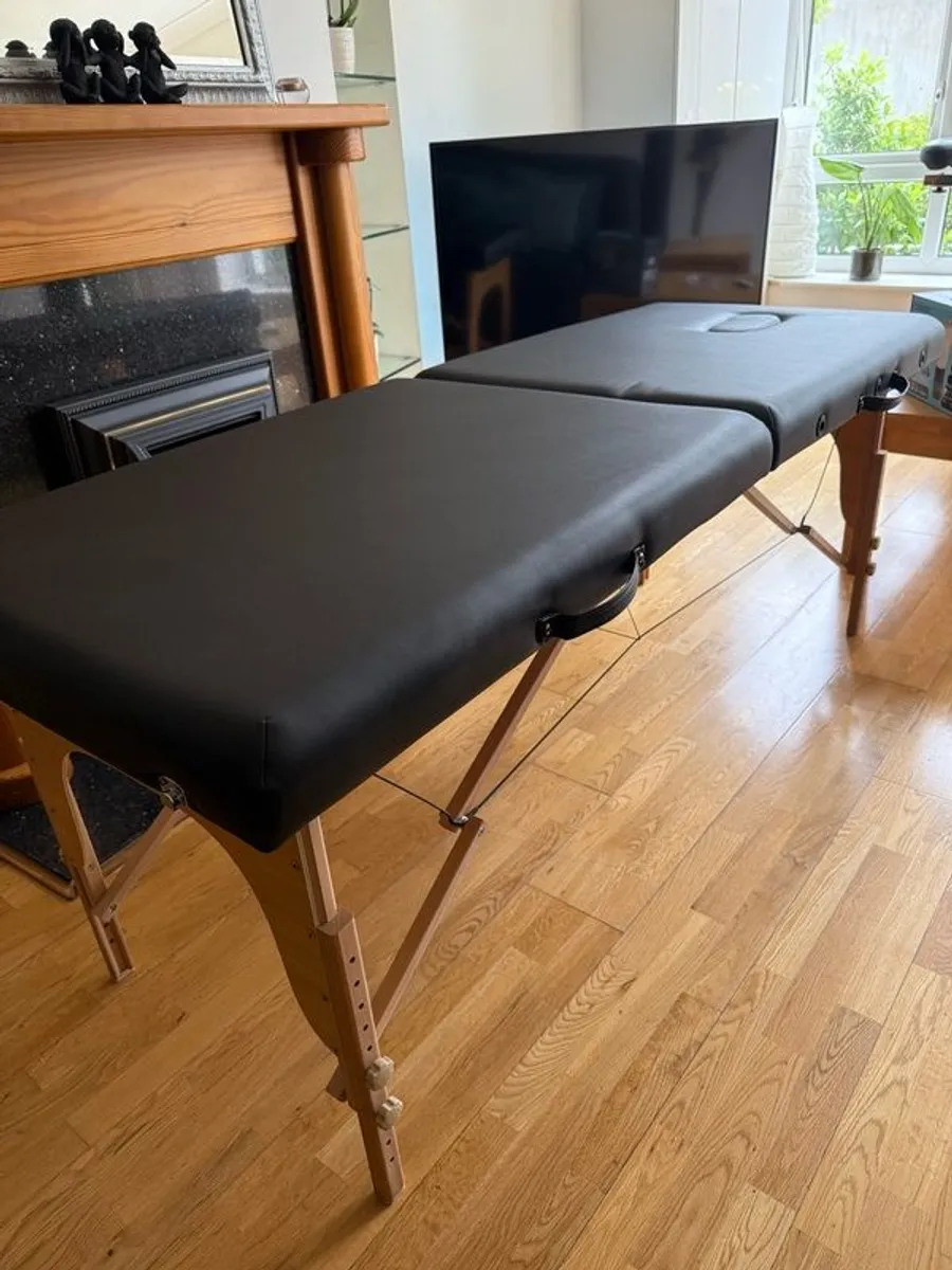 Massage table - Image 1