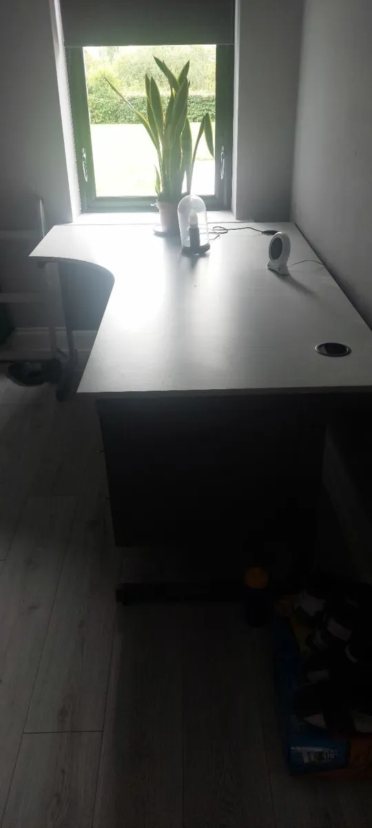 Office Desk - Image 3