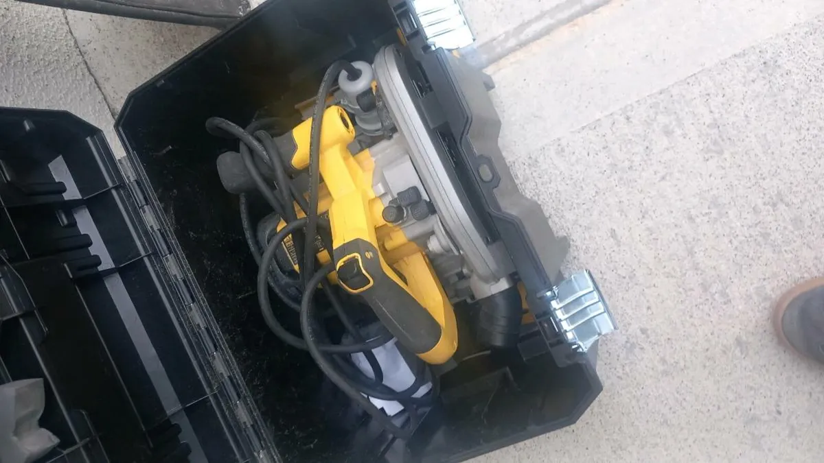110v Dewalt Plunge Saw - Image 2