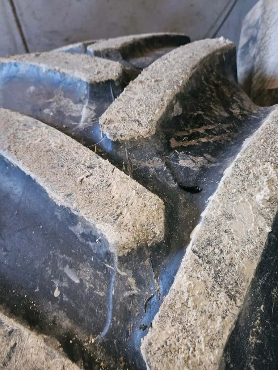 Tyres 460 70 24 - Image 2