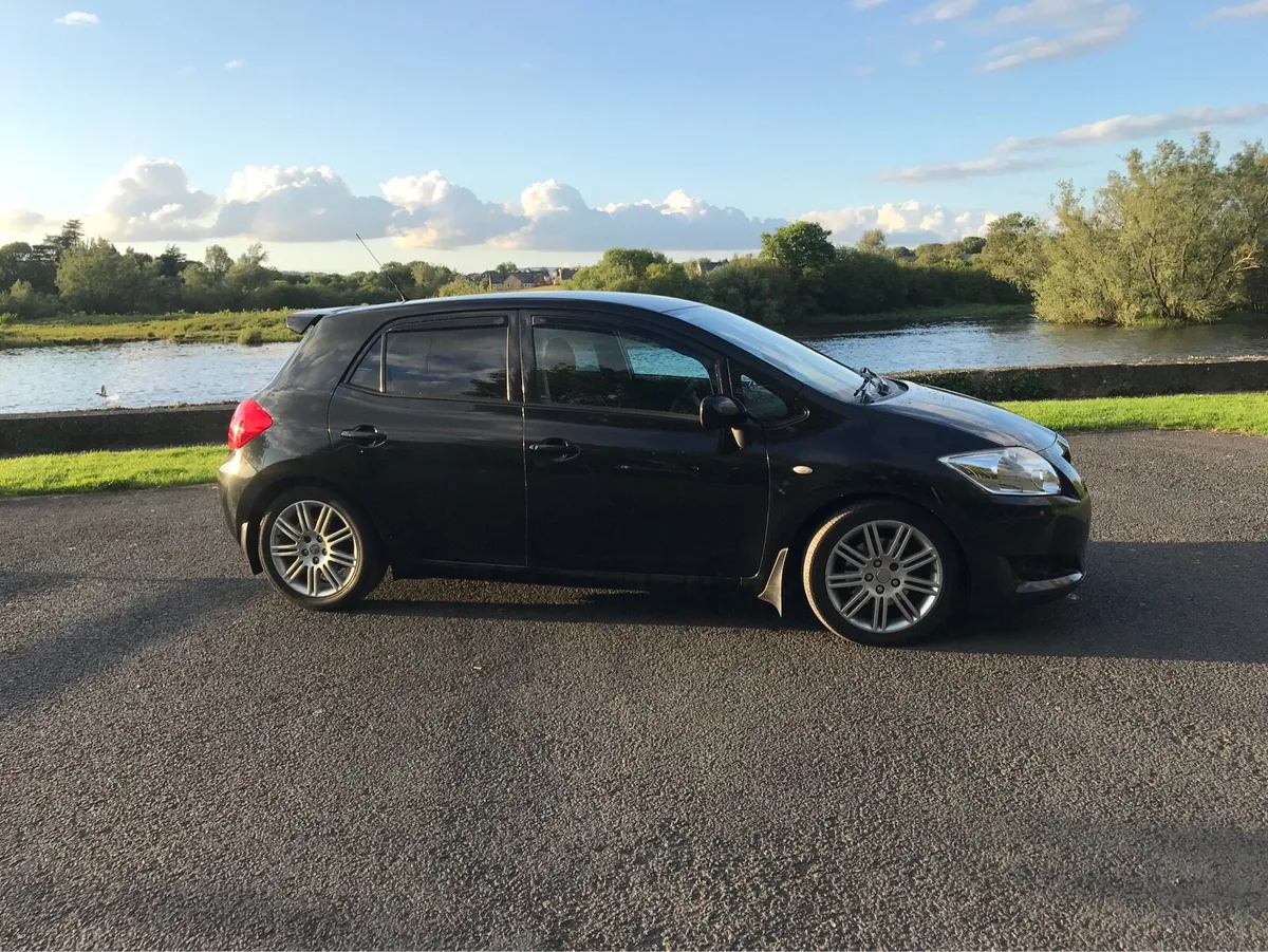 Toyota Auris SrR - Image 2
