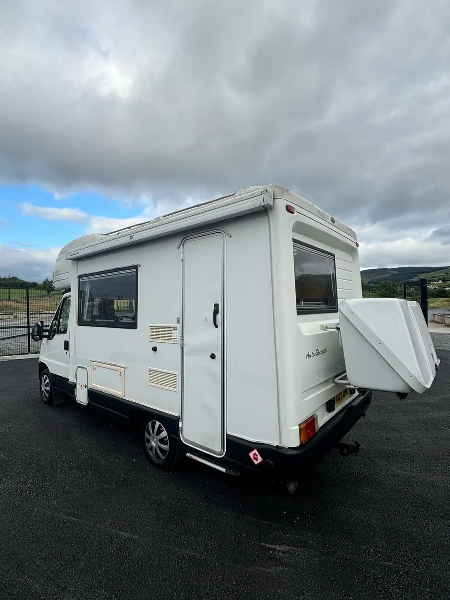 Peugeot boxer 2.8 Auto Sleeper 5 berth - Image 3