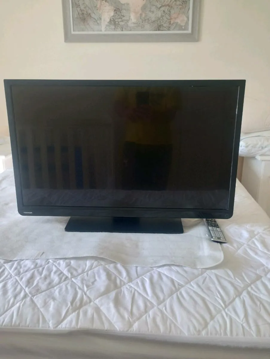 32" Toshiba TV - Image 1
