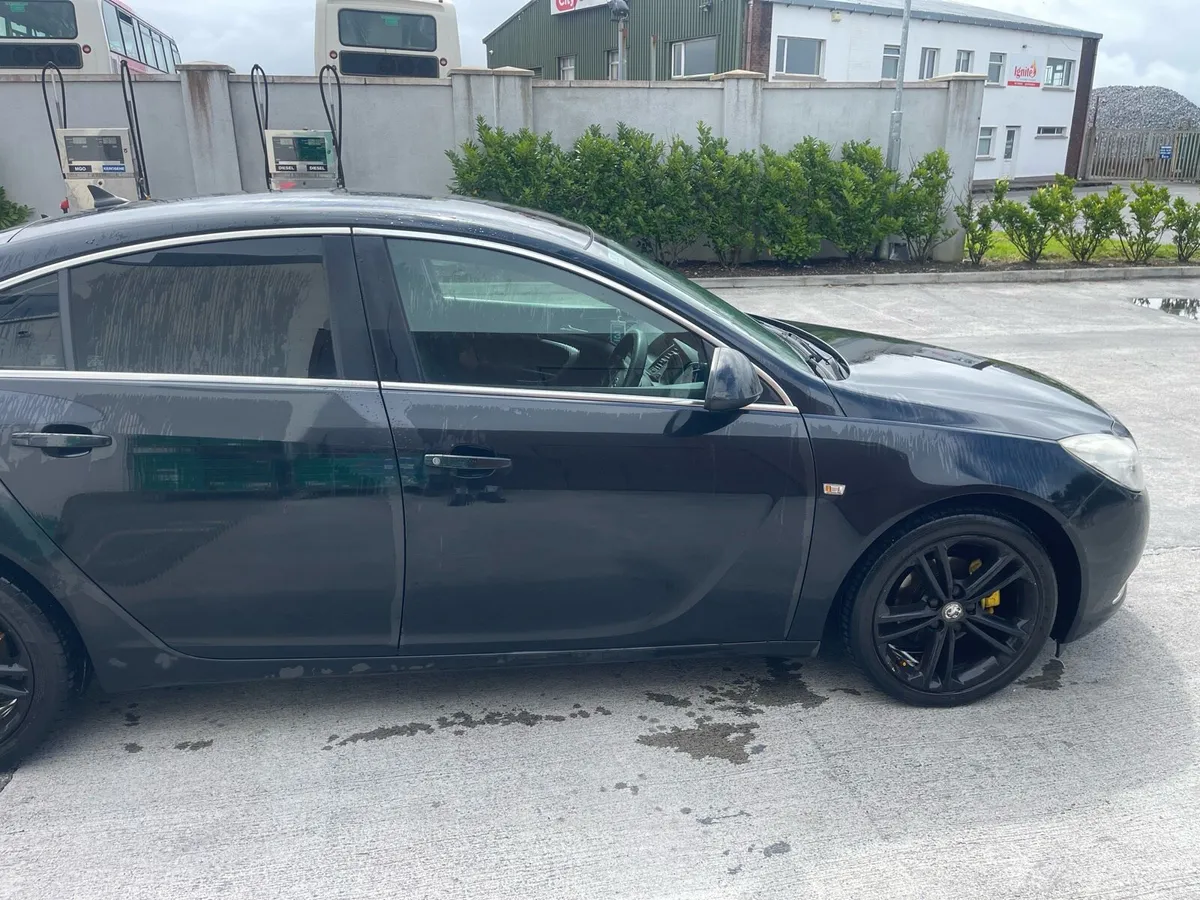 Vauxhall Insignia 2012  2.0L diesel - Image 1