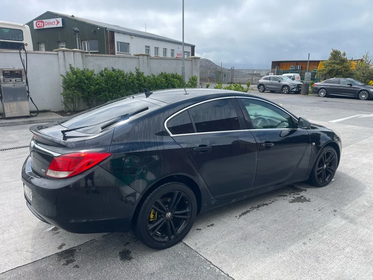 Vauxhall Insignia 2012  2.0L diesel - Image 2