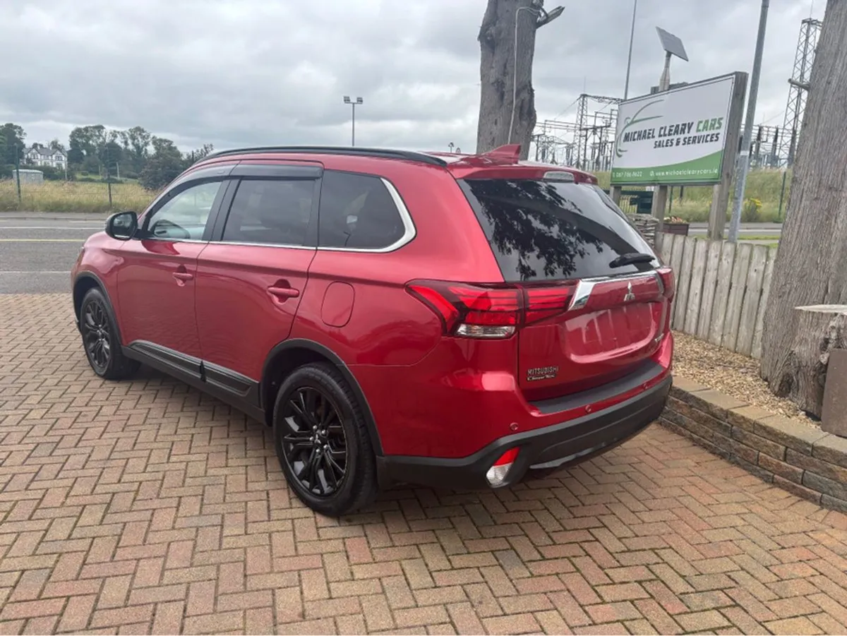 Mitsubishi Outlander Outl 4WD MT Black Line 4DR - Image 4
