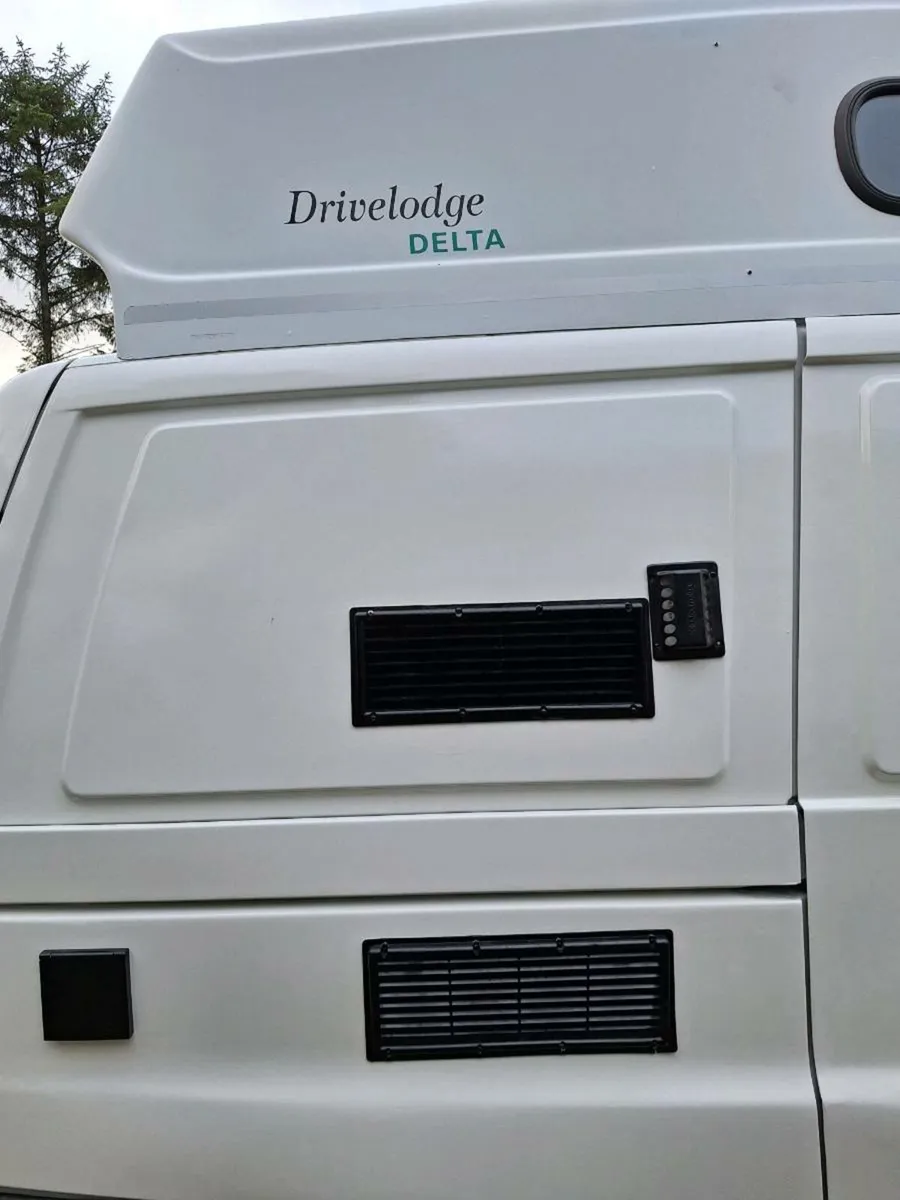 Camper van - Image 3