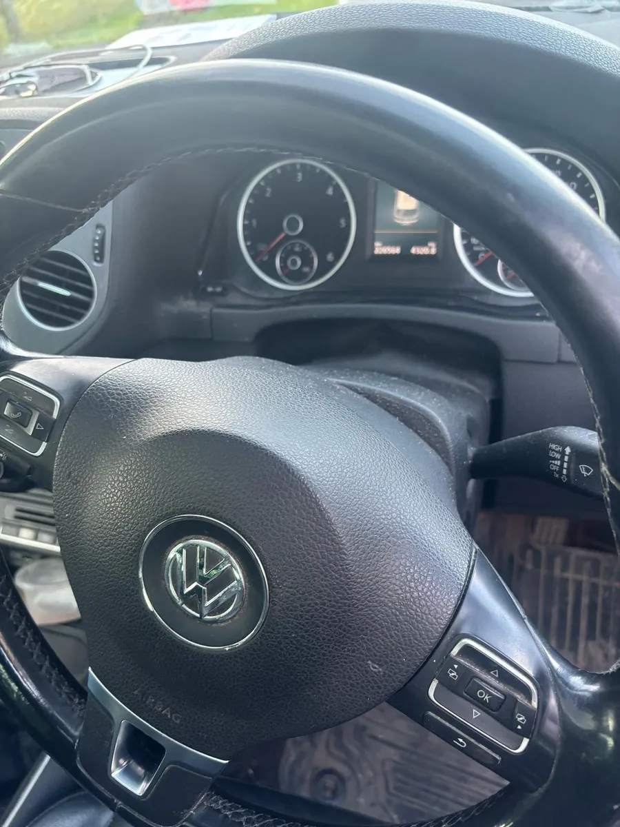 Car - Image 4