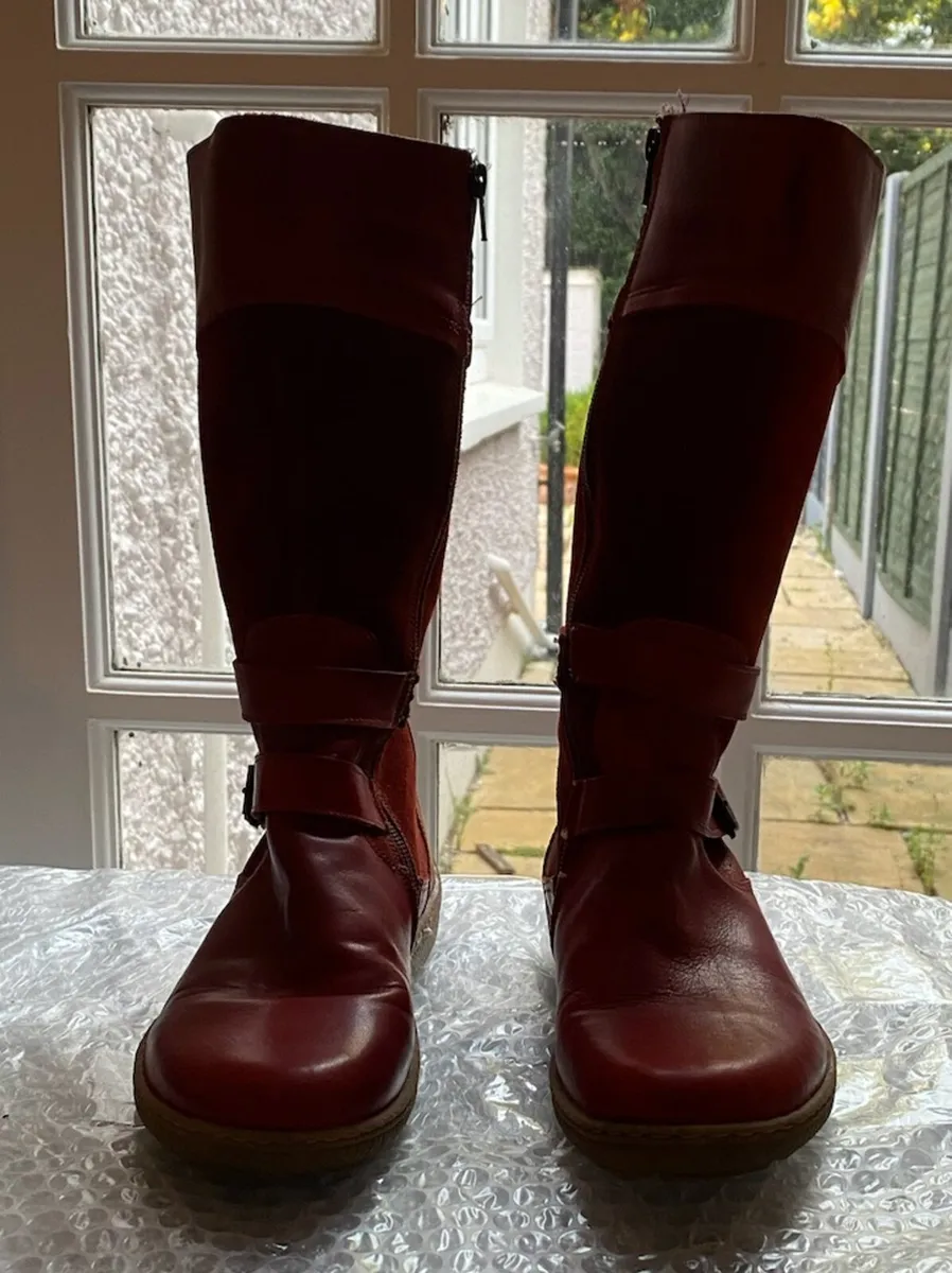 Red leather boots - Image 1