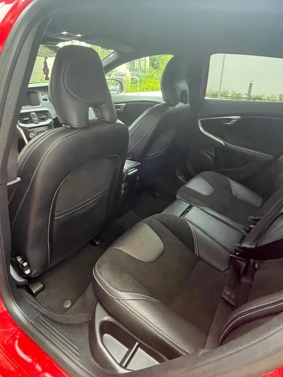 Volvo V40 2019 - Image 3