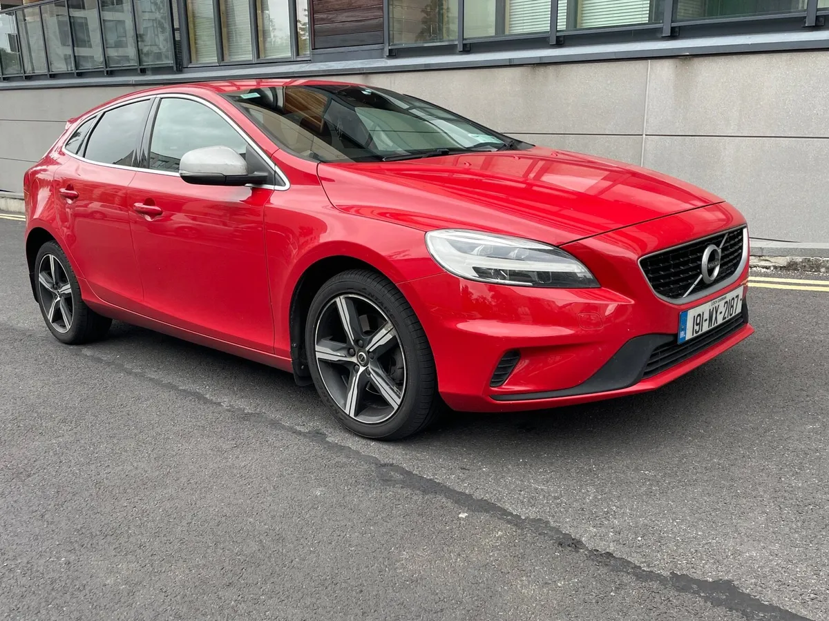 Volvo V40 2019 - Image 1