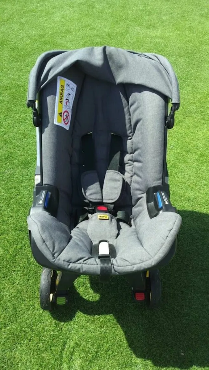 Doona stroller / carseat - Image 2