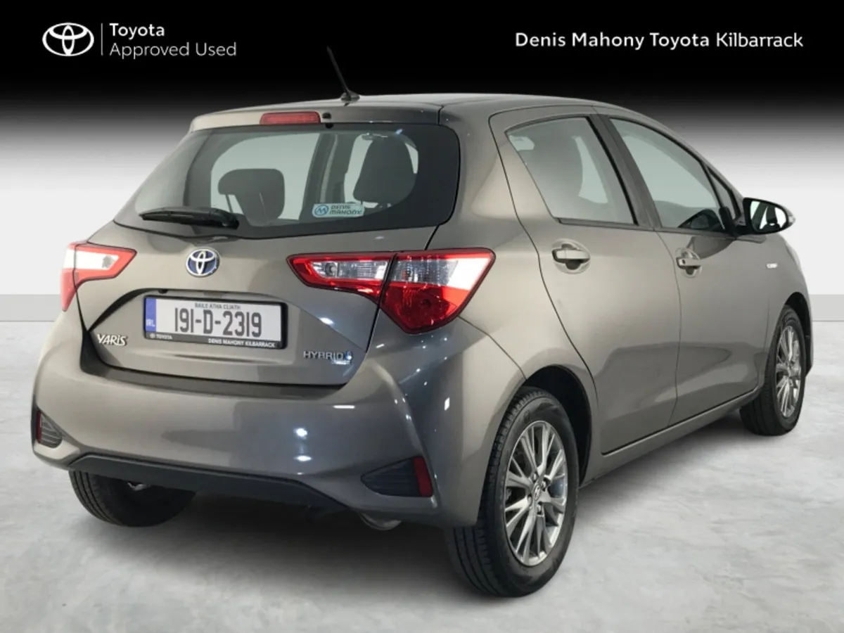 Toyota Yaris HYBRID LUNA - Image 2