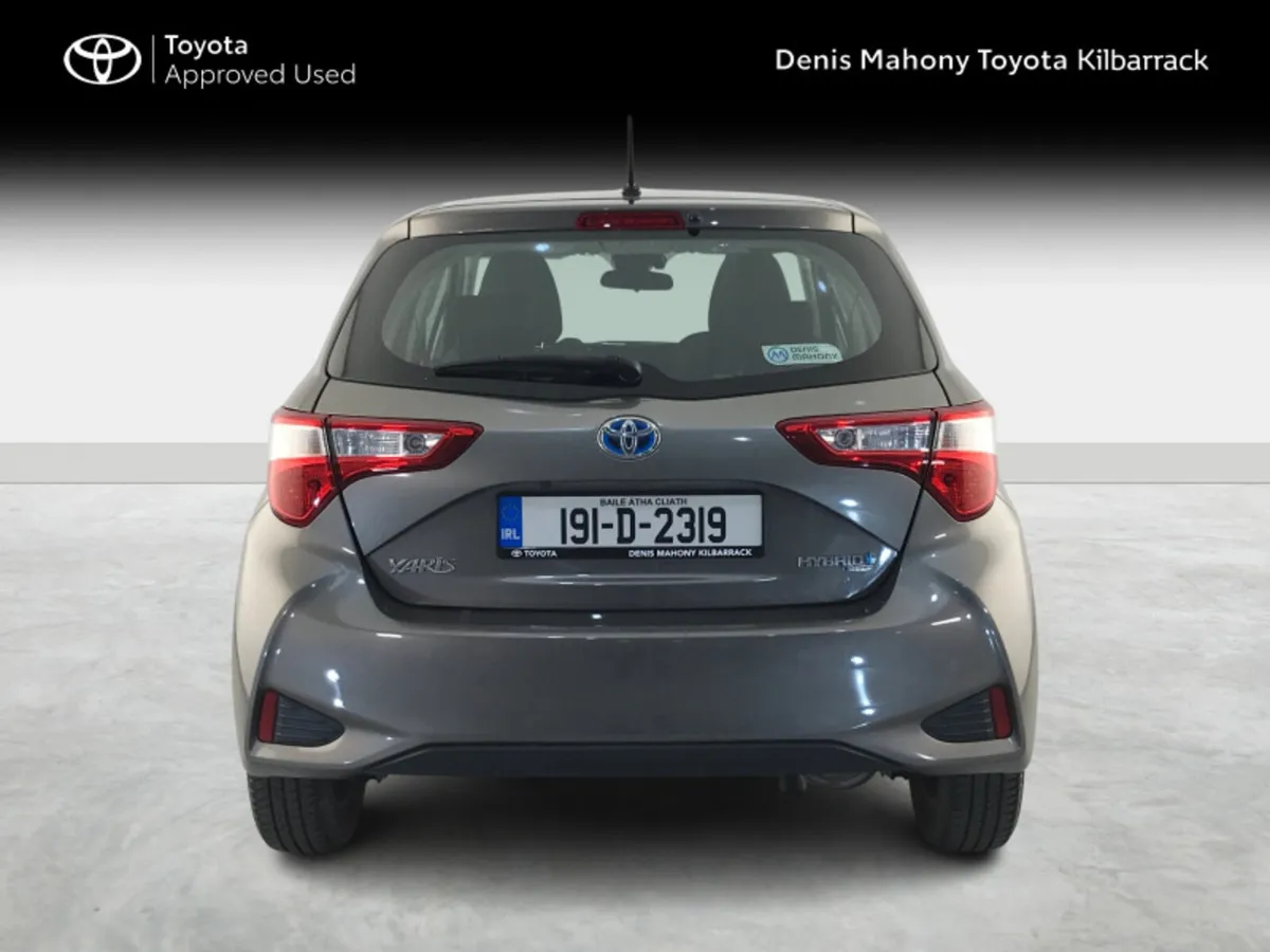 Toyota Yaris HYBRID LUNA - Image 4