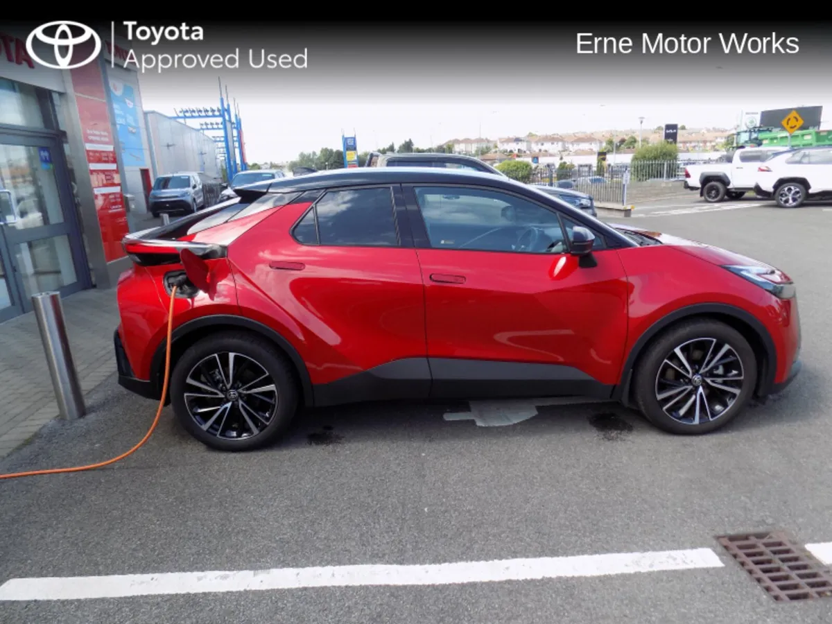 Toyota C-HR C-HR PHEV SOL - Image 2