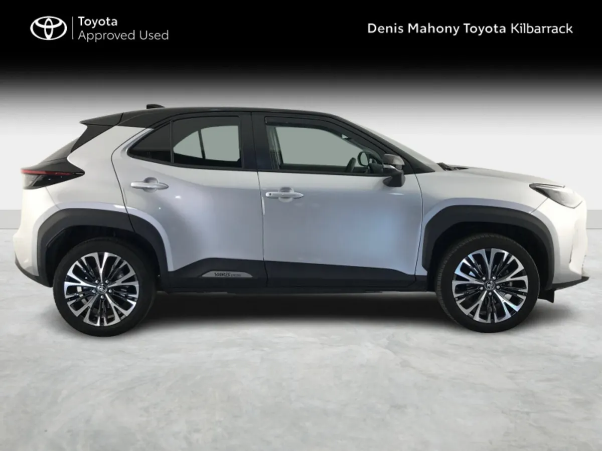 Toyota Yaris CROSS SOL - Image 3