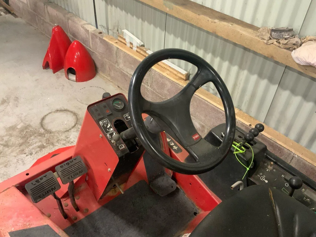 Toro professional grounds mower - Image 2