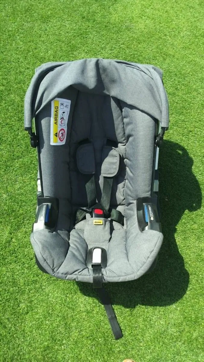 Doona stroller / carseat - Image 1