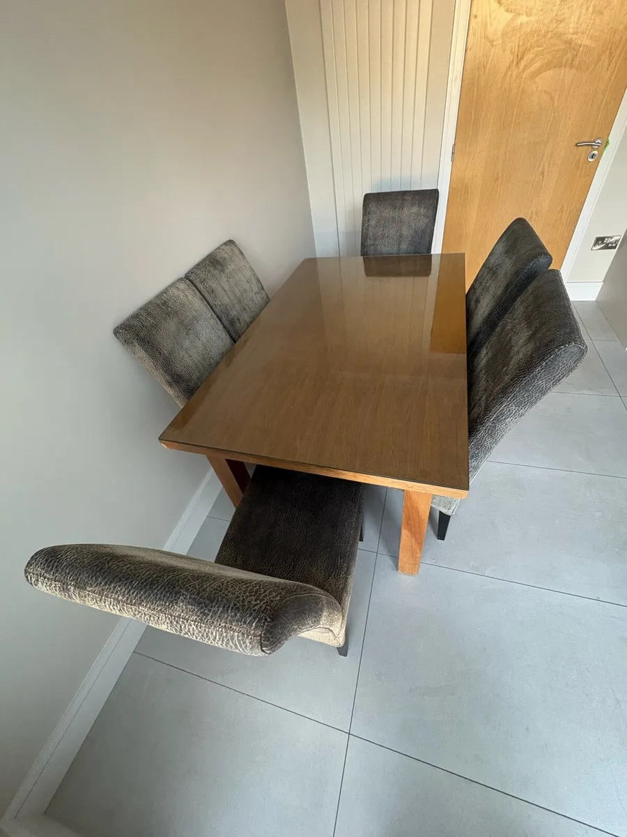 Wooden Table 6 chairs - Image 3