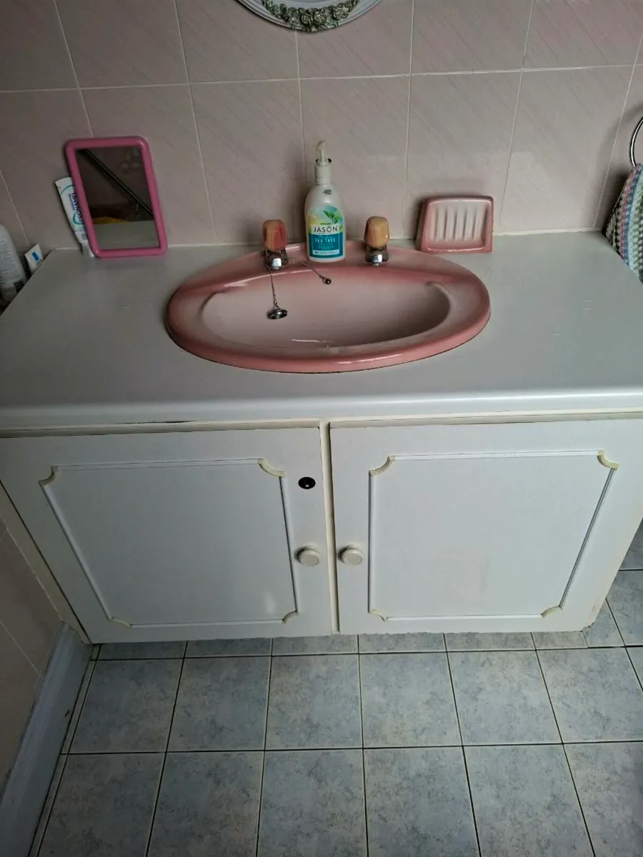 Sink and  pedestal - Image 3