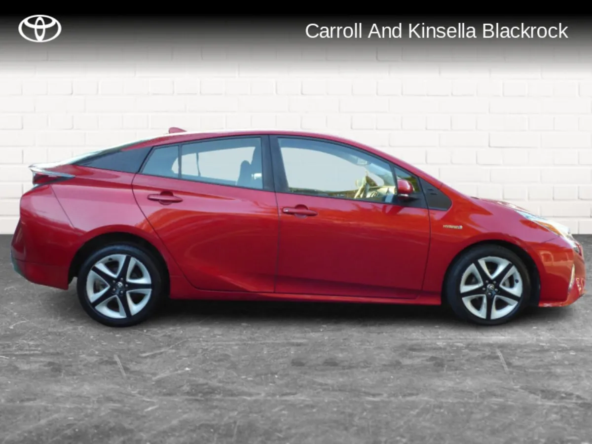 Toyota Prius Hybrid Luxury - Image 3