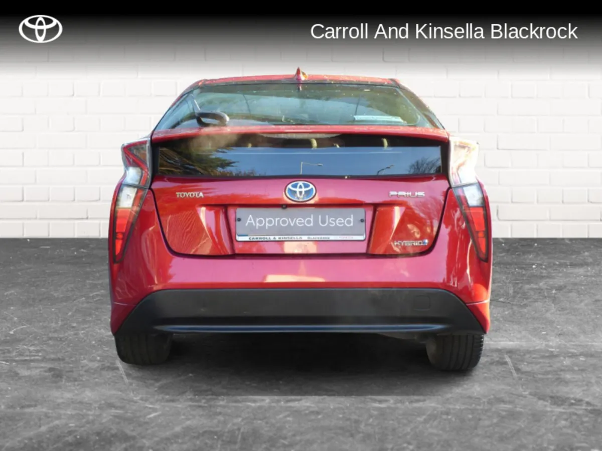 Toyota Prius Hybrid Luxury - Image 4