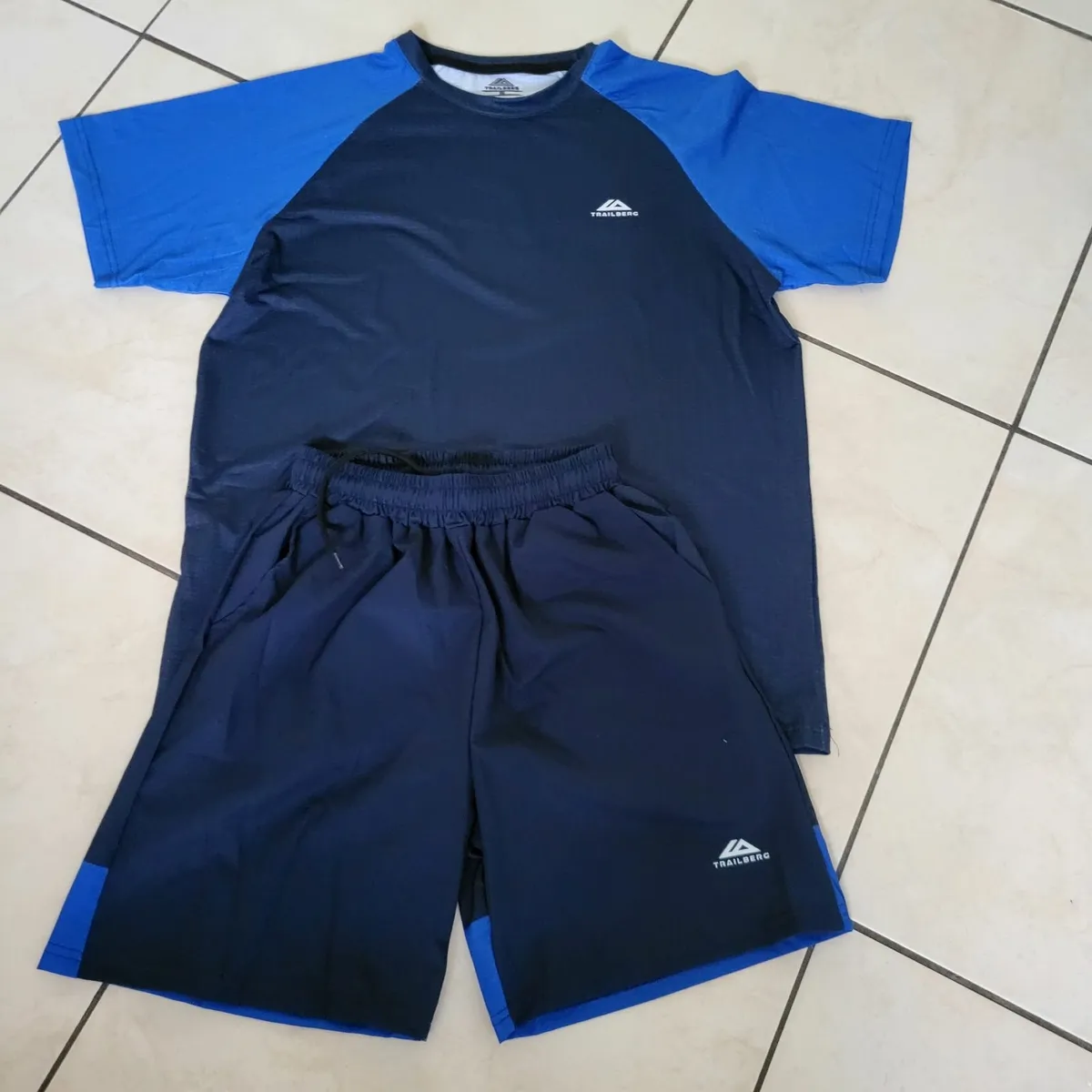 Mens T,Shirt/ Shorts - Image 2