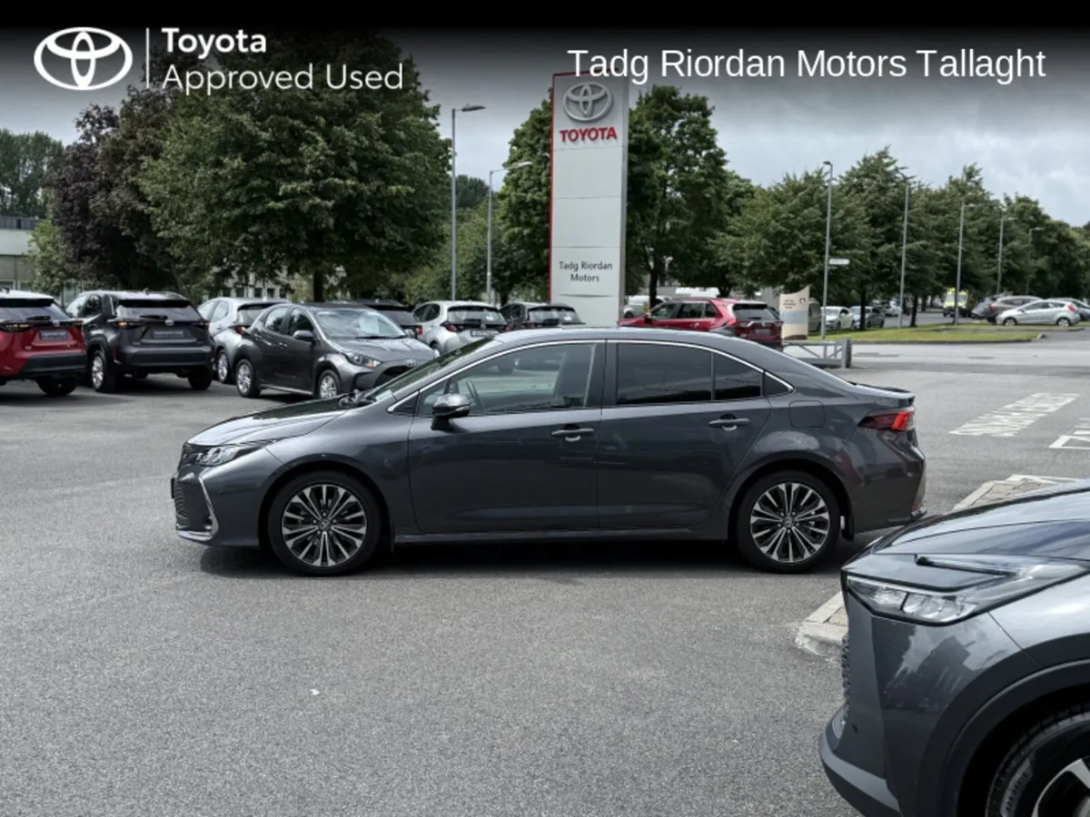 Toyota Corolla SALOON LUNA SPORT *** DEMO SALE *** - Image 4
