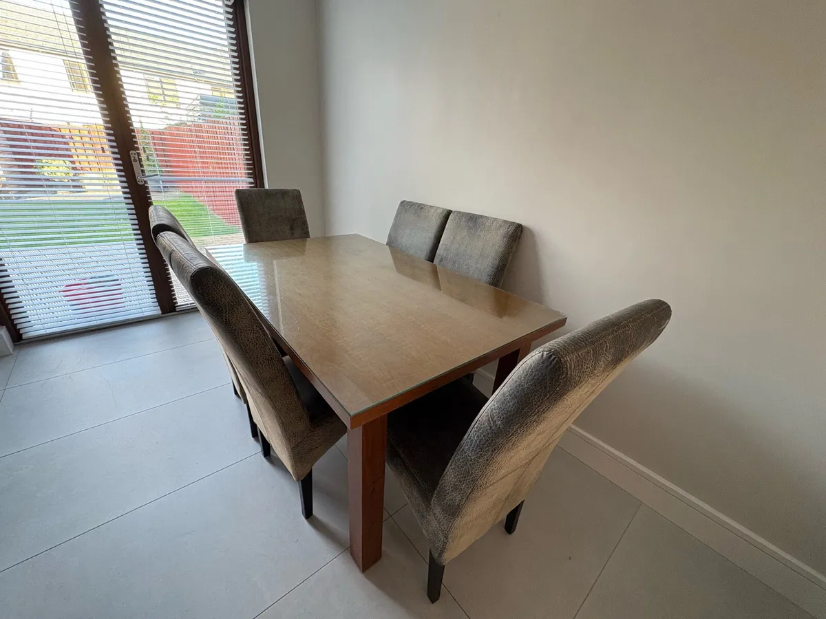 Wooden Table 6 chairs - Image 1