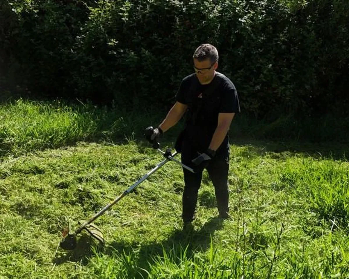 Brushcutters Professional 4 stroke 35cc - Image 3