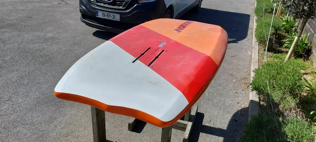 Foil board-  Naish hover carbon 125ltr - Image 3