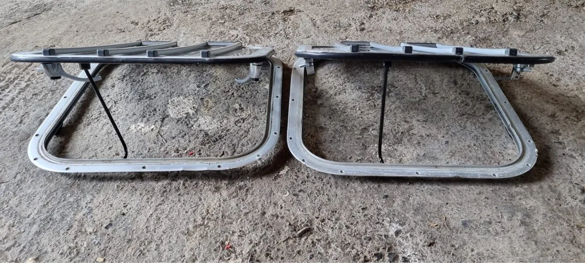 Houdini Hatch Window - Image 1