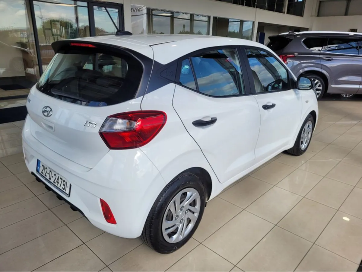 Hyundai i10 Classic 5DR - Image 3