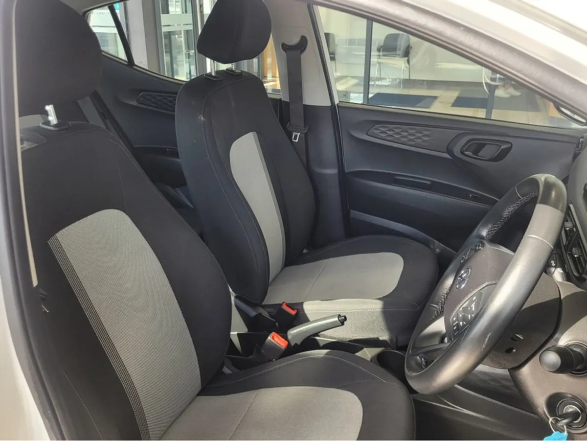 Hyundai i10 Classic 5DR - Image 4