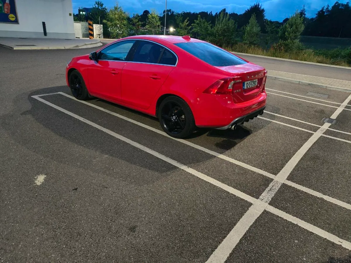 Volvo S60 - Image 2