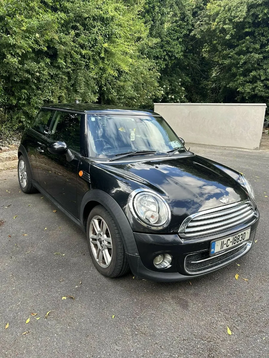 Mini Cooper 2011 - Image 1