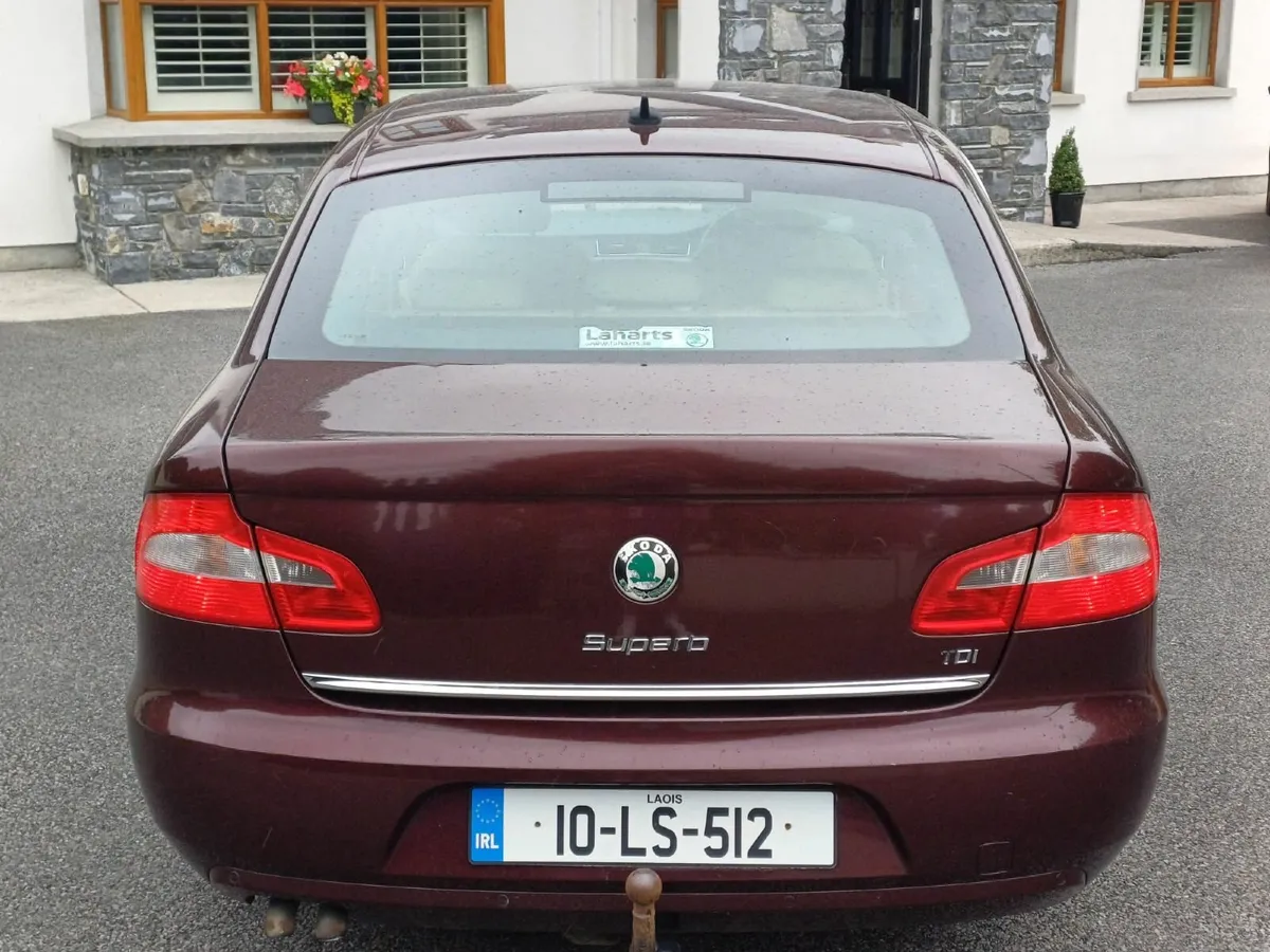 Skoda Superb 2010 - Image 2
