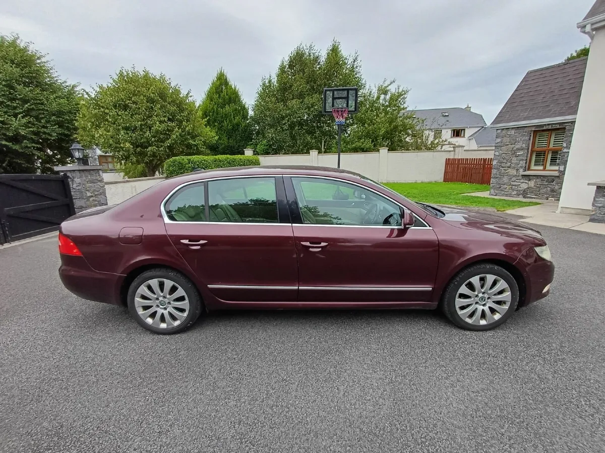 Skoda Superb 2010 - Image 3