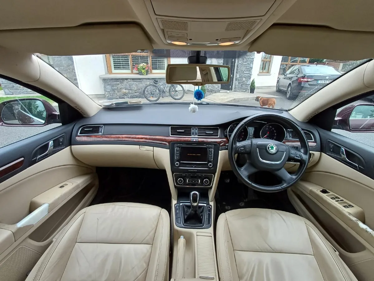 Skoda Superb 2010 - Image 4