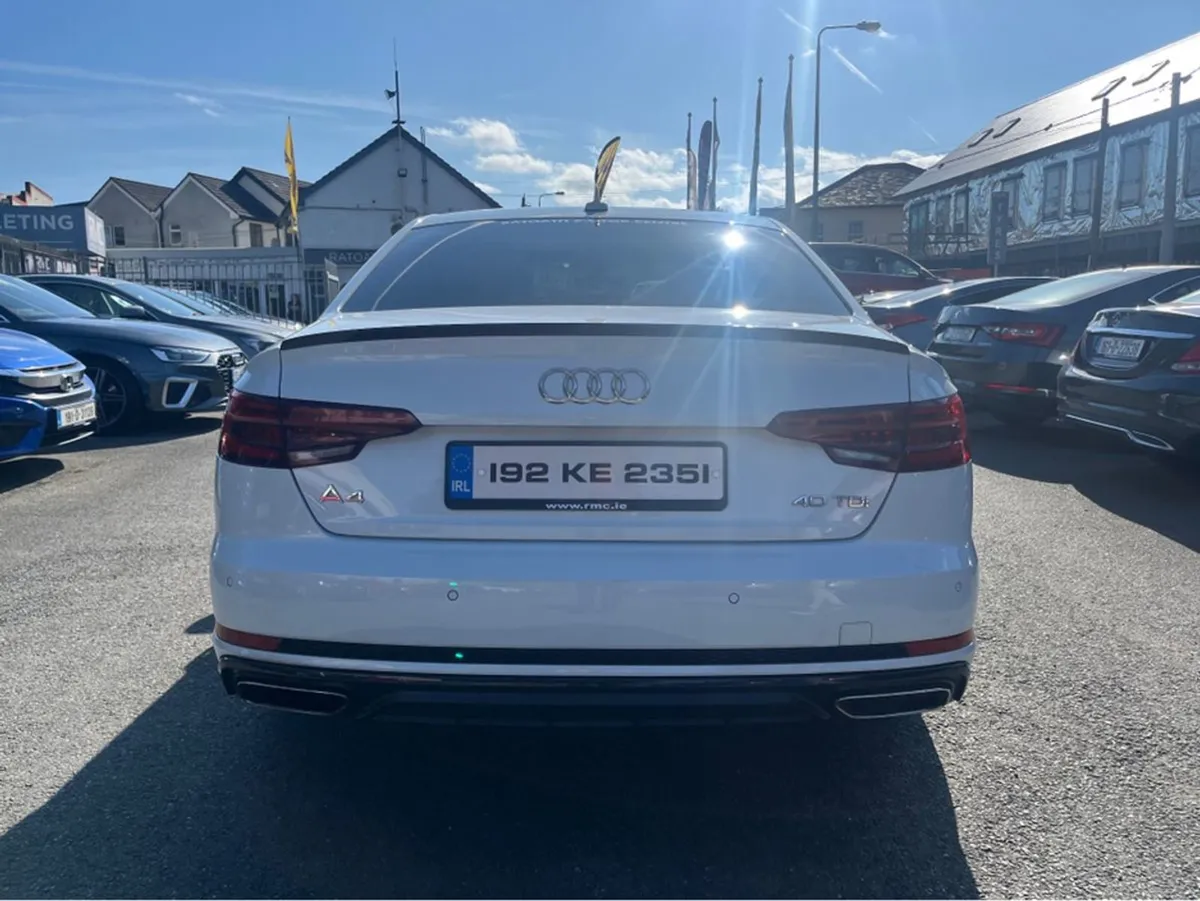 Audi A4 2.0 TDI Black Edition 40 190PS 4 - Image 3