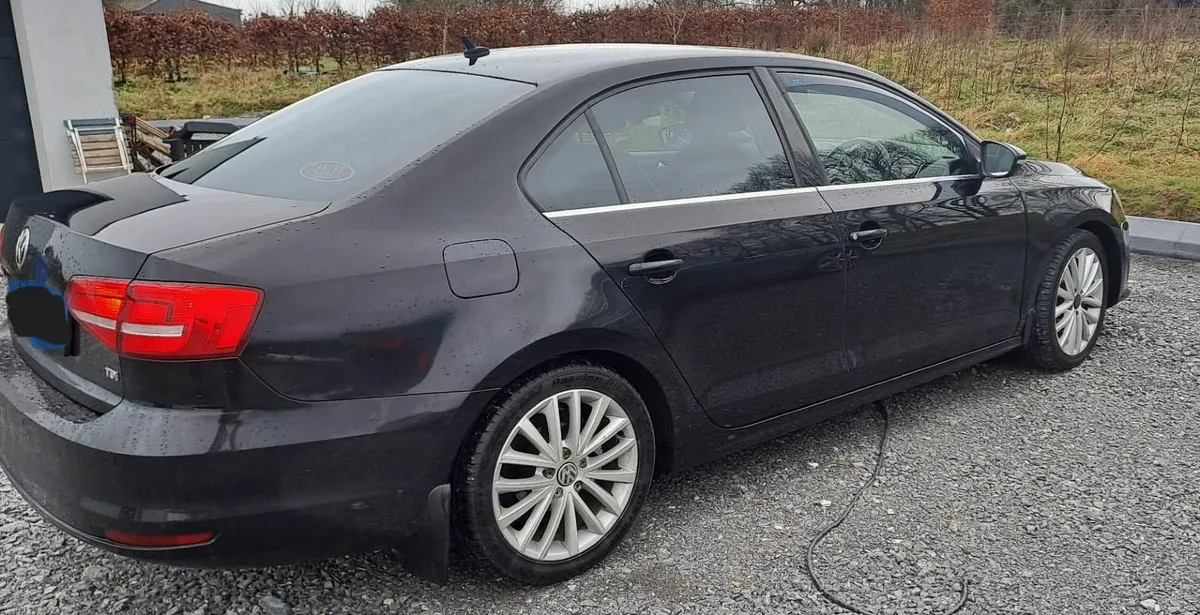 VW Jetta 2016 2.0L D Highline - Image 1